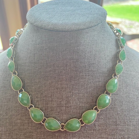 Banana Republic Green Teardrop Faceted Acrylic Bead Bib Chain Link Necklace - Picture 2 of 7